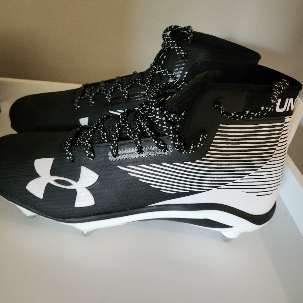 Under Armor Brand anew Mens Football Cleats Size 11.5